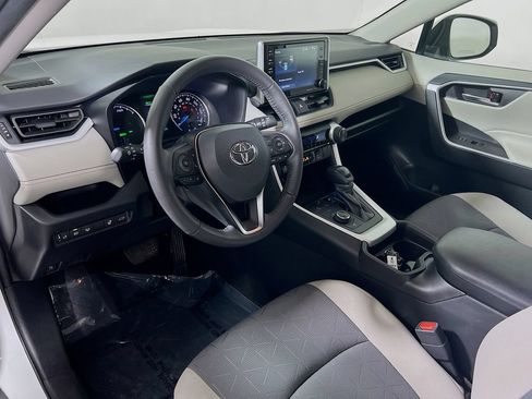 Certified 2021 Toyota RAV4 XLE w/ Convenience Package AWD/4WD image 9