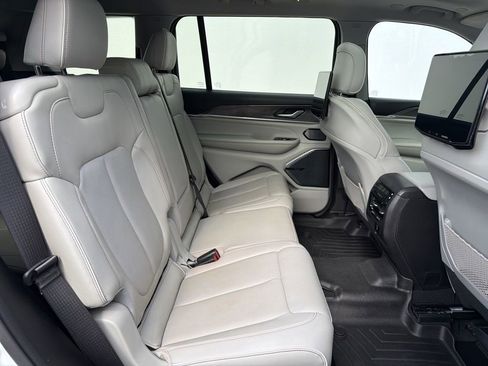 Certified 2023 Jeep Grand Cherokee L Overland w/ Rear Seat Video Group I AWD/4WD image 25