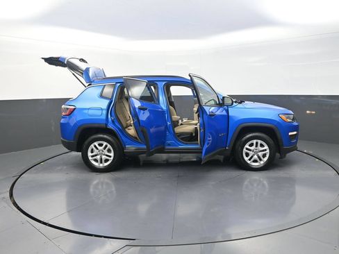 Used 2019 Jeep Compass Sport AWD/4WD image 38