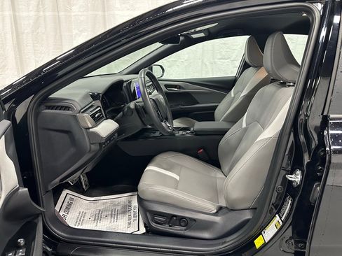 Used 2025 Toyota Camry SE image 10