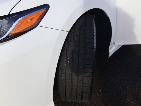 Used 2019 Toyota Camry SE image 35