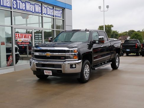 Used 2016 Chevrolet Silverado 3500 LTZ image 6