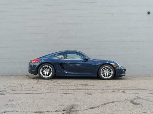 Certified 2016 Porsche Cayman RWD image 8