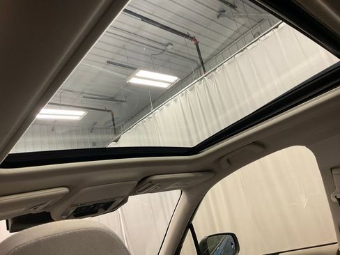 Used 2023 Subaru Forester Premium image 30