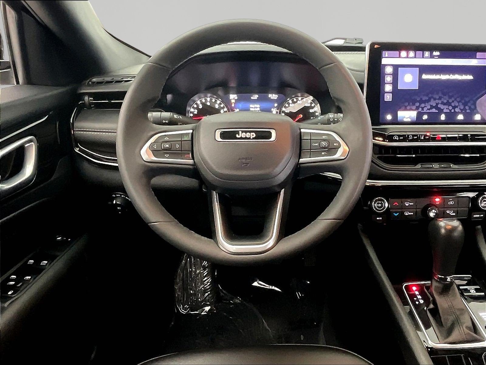Used 2023 Jeep Compass Latitude AWD/4WD image 8