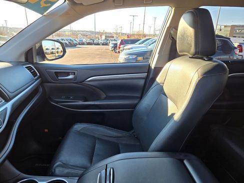 Used 2019 Toyota Highlander Limited Platinum image 22