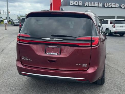 Used 2023 Chrysler Pacifica Limited AWD/4WD image 6