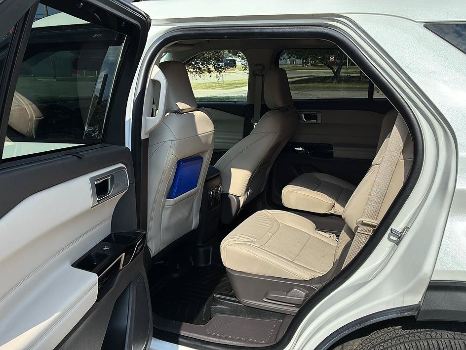 Used 2024 Ford Explorer Platinum w/ Class IV Trailer Tow Package AWD/4WD image 31