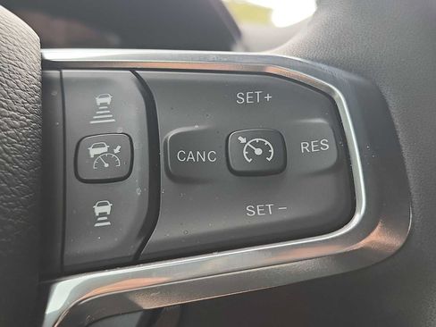 Used 2025 RAM 2500 Laramie AWD/4WD image 29