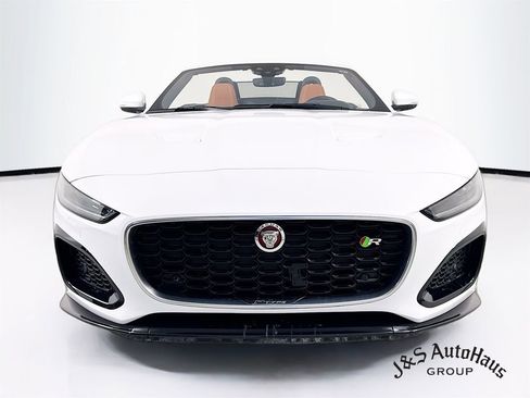 Used 2022 Jaguar F-TYPE R image 2