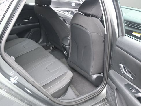 New 2026 Hyundai Elantra SE FWD image 8