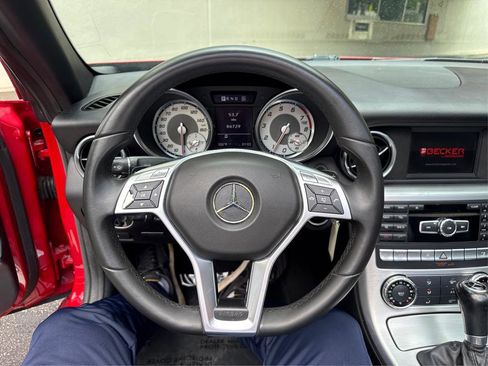 Used 2013 Mercedes-Benz SLK 250 image 17