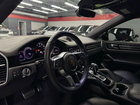 Used 2023 Porsche Cayenne GTS image 16