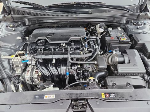 Used 2025 Hyundai Elantra SEL image 25