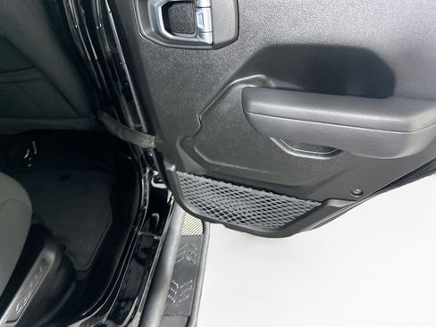 Used 2023 Jeep Wrangler Unlimited Rubicon 4xe image 27