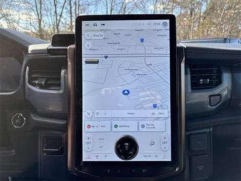 Used 2022 Ford F150 Lightning Lariat image 17