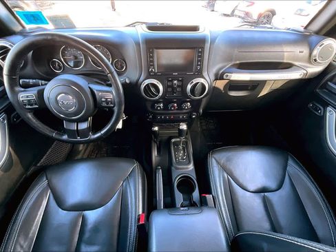 Used 2017 Jeep Wrangler Unlimited Sahara w/ Connectivity Group image 13