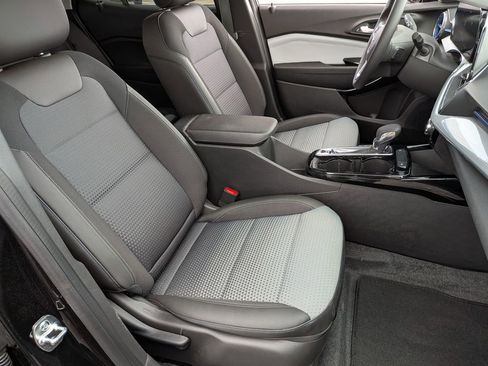 Used 2026 Chevrolet Trax LT w/ Driver Confidence Package FWD image 27