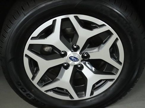 Certified 2023 Subaru Forester Premium AWD/4WD image 10