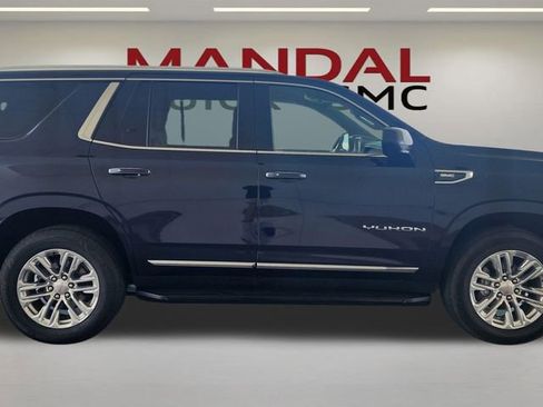 Used 2023 GMC Yukon SLT AWD/4WD image 4