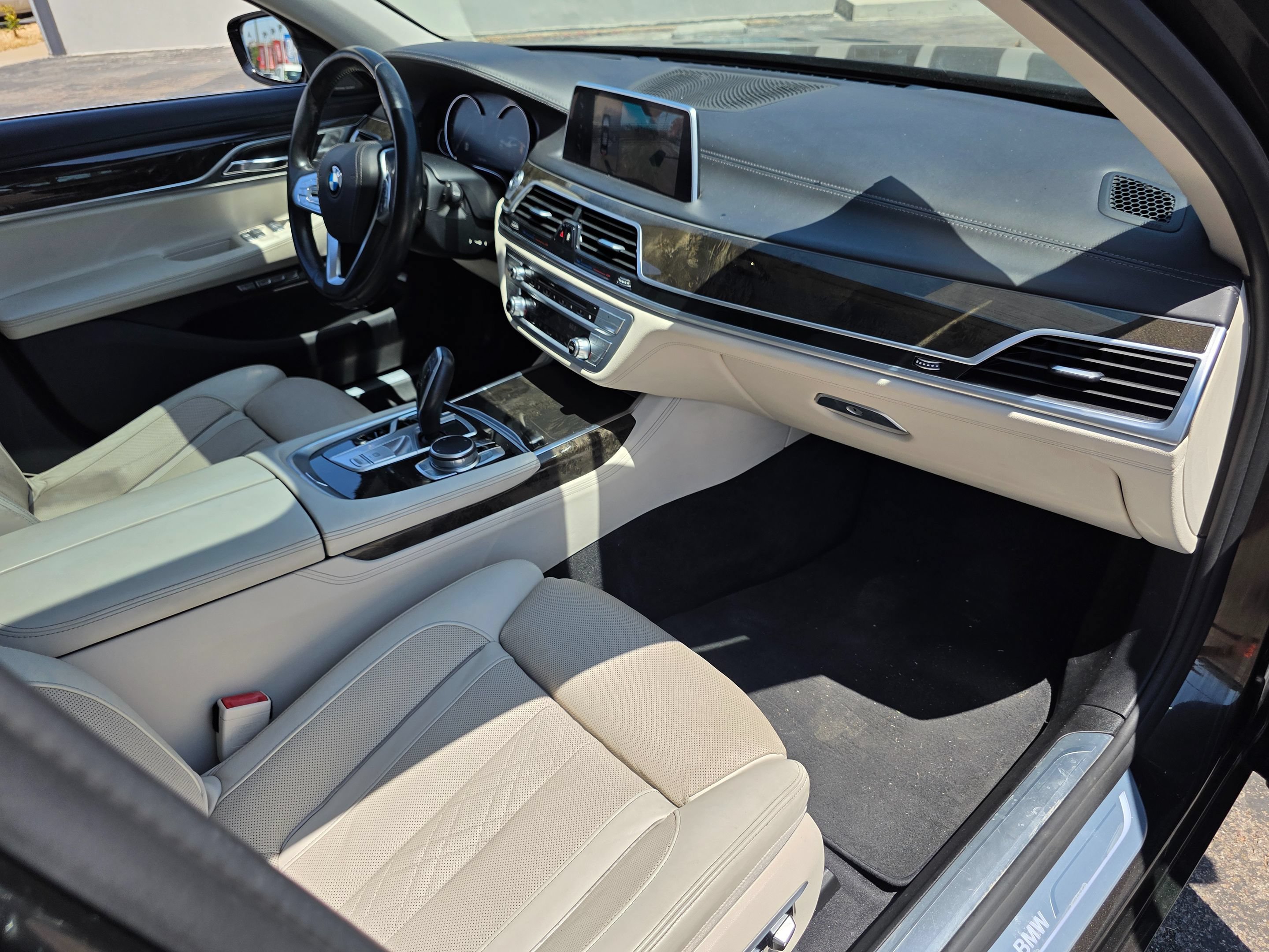 Used 2016 BMW 740i RWD image 8
