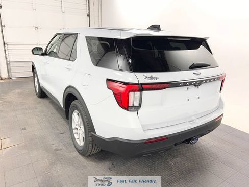 New 2026 Ford Explorer Active RWD image 8