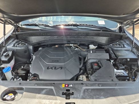 Used 2022 Kia Telluride LX FWD image 17