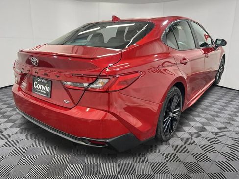 Used 2025 Toyota Camry SE FWD image 7