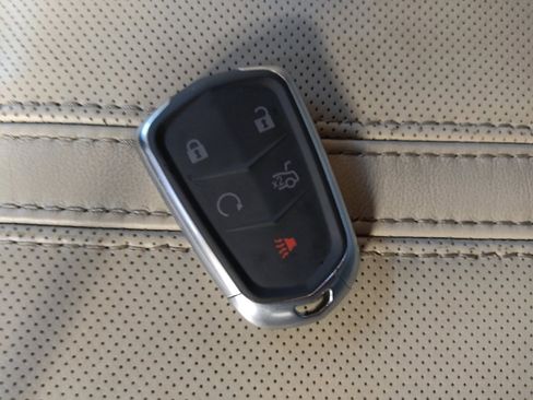 Used 2015 Cadillac SRX Luxury w/ Driver Awareness Package FWD image 32