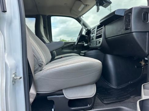 Used 2024 Chevrolet Express 3500 LT w/ LT Preferred Equipment Group RWD image 24