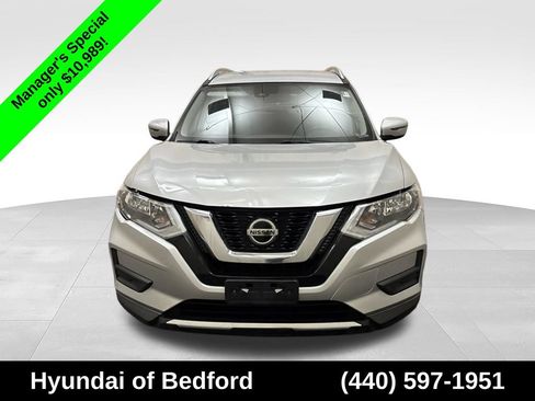 Used 2019 Nissan Rogue SV AWD/4WD image 2