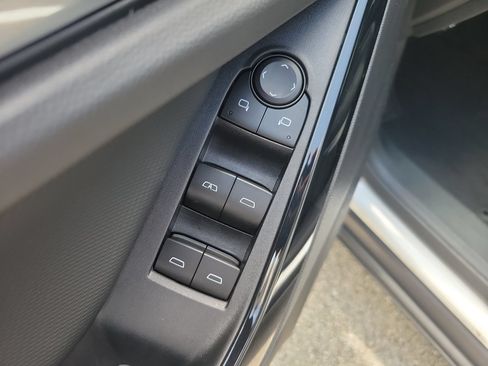 Used 2026 Chevrolet Equinox LT FWD image 13