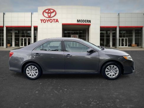 Used 2014 Toyota Camry FWD image 4