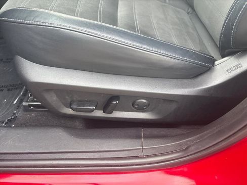 Used 2023 Mitsubishi Outlander SE image 18