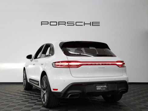 Certified 2023 Porsche Macan AWD/4WD image 3