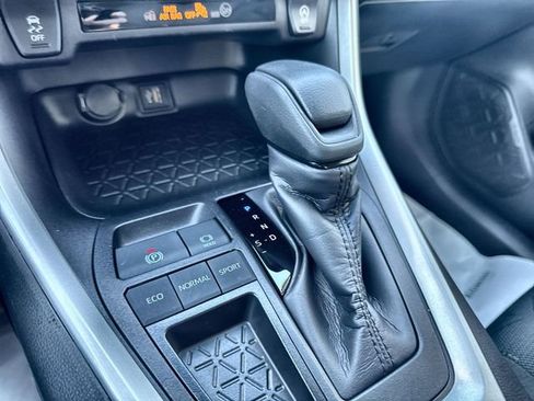 Used 2025 Toyota RAV4 XLE w/ Convenience Package image 28