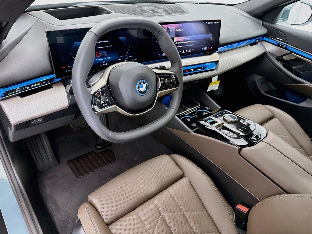 Used 2026 BMW i5 eDrive40 w/ Premium Package AWD/4WD image 9
