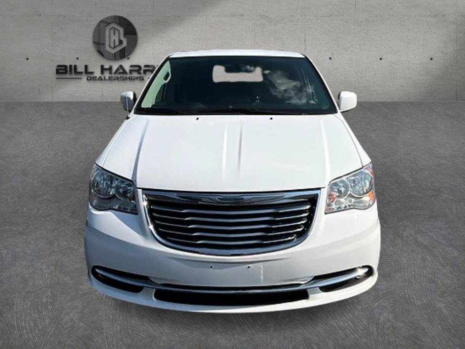 Used 2016 Chrysler Town & Country Touring w/ Driver Convenience Group FWD image 2