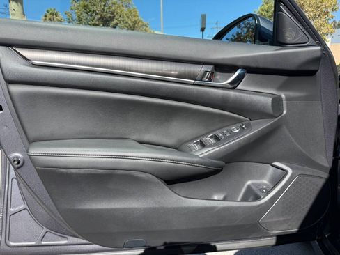 Used 2019 Honda Accord Sport image 19