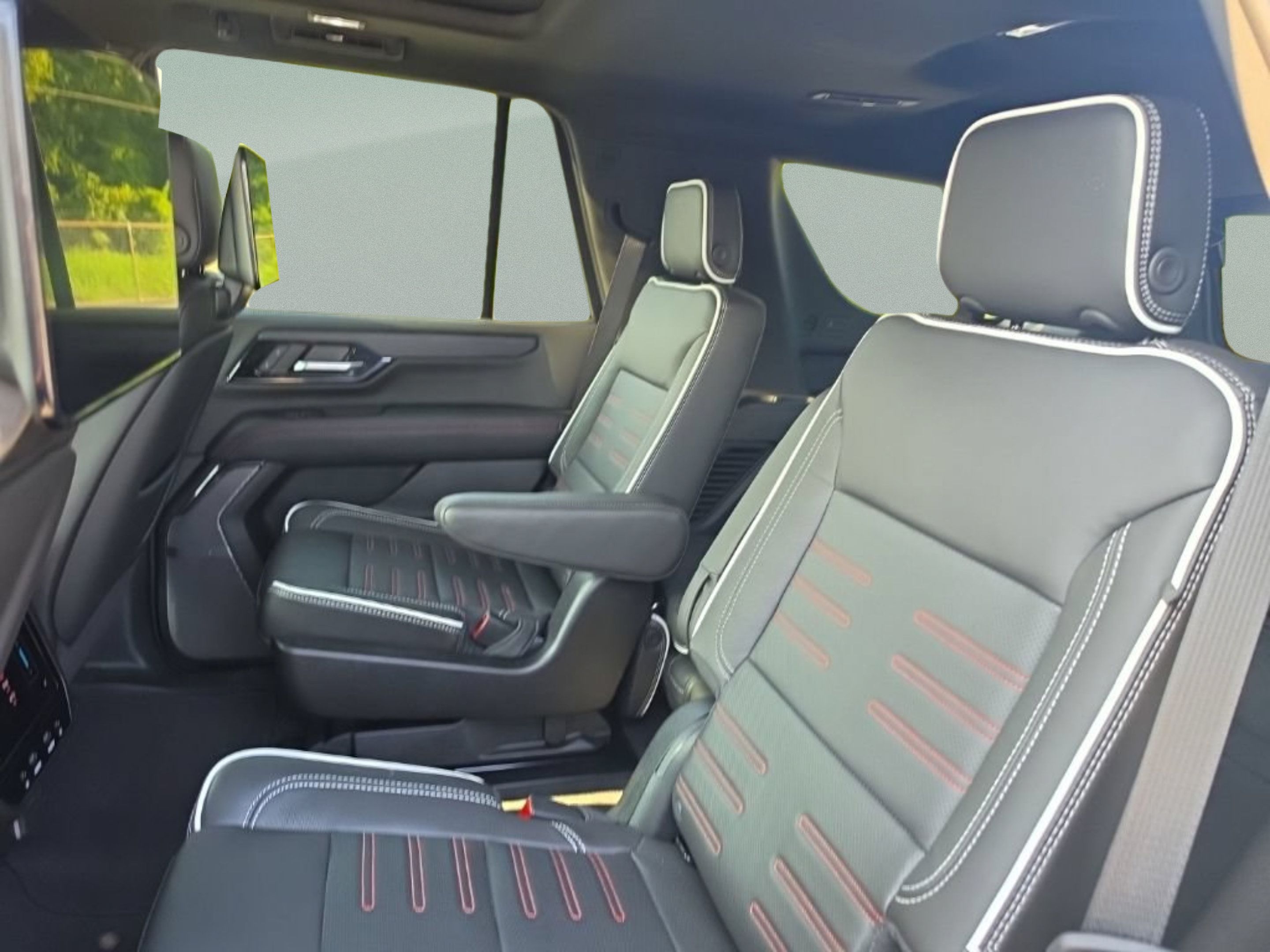 Used 2026 GMC Yukon AT4 Ultimate AWD/4WD image 26