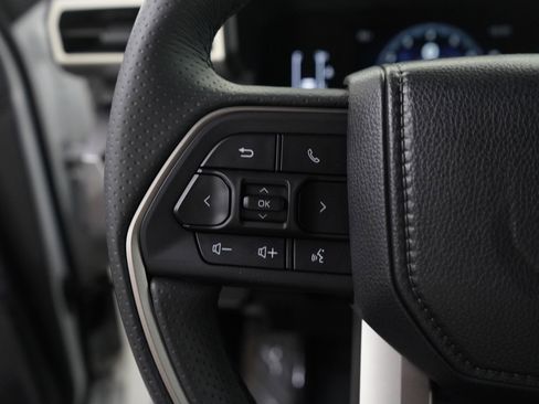 Used 2025 Toyota 4Runner SR5 image 19