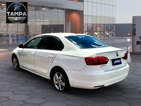 Used 2011 Volkswagen Jetta TDI FWD image 5
