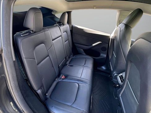 Used 2024 Tesla Model Y Performance image 26
