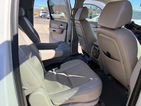 Used 2007 Chevrolet Suburban 2500 LT image 13