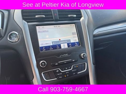 Used 2020 Ford Fusion SE FWD image 11