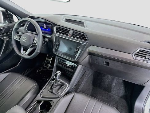 Used 2023 Volkswagen Tiguan SE R-Line FWD image 19