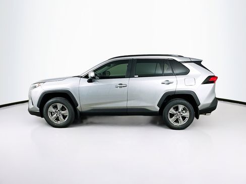 Used 2025 Toyota RAV4 XLE w/ Convenience Package image 4
