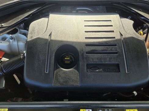 Used 2025 Land Rover Range Rover Sport SE AWD/4WD image 34