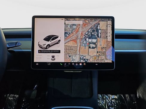 Used 2022 Tesla Model Y Long Range AWD/4WD image 15
