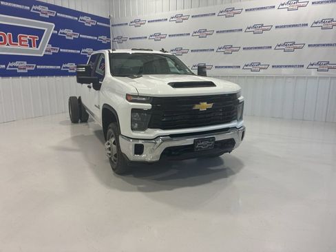 Used 2024 Chevrolet Silverado 3500 W/T w/ WT Convenience Package AWD/4WD image 6